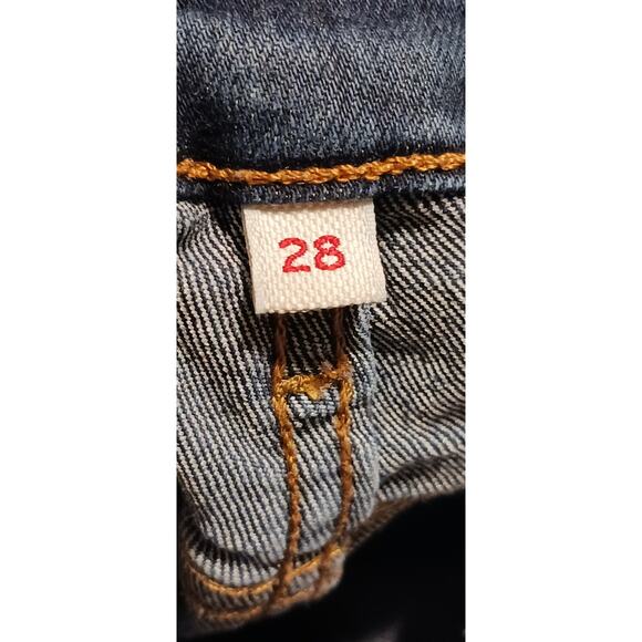 Levi's Strauss Womens Dark Wash Low-Rise Stretch Denim Cuffed Bermuda  28Wx9L - Picture 6 of 9